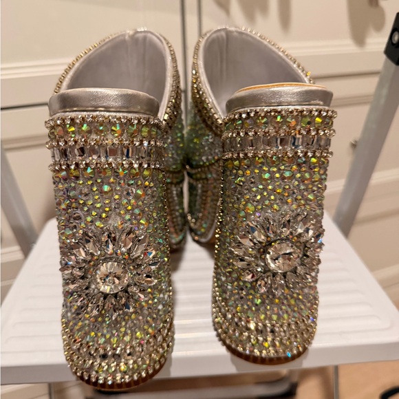 Dazzling Silver and Gold Women's Platform Heels - Picture 3 of 4